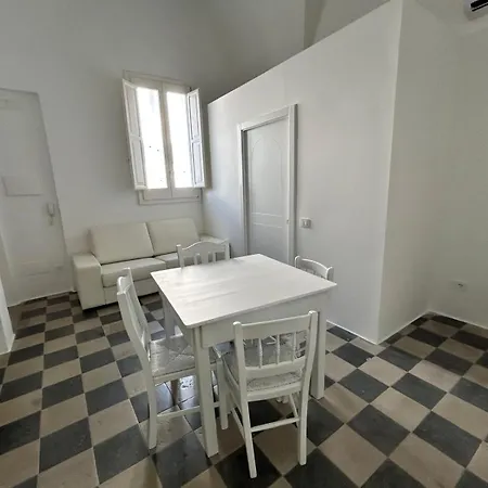Palazzo Casto Cm - &